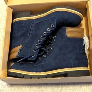 Women's Tihoo Navy Boots. Size 10